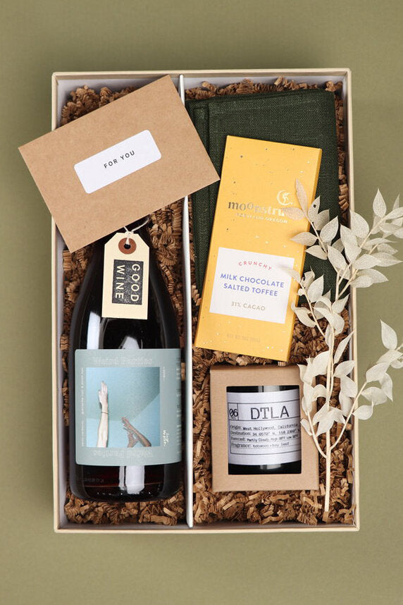 Sparkling Non-Alcoholic Wine Celebration Gift Set – Flask & Field