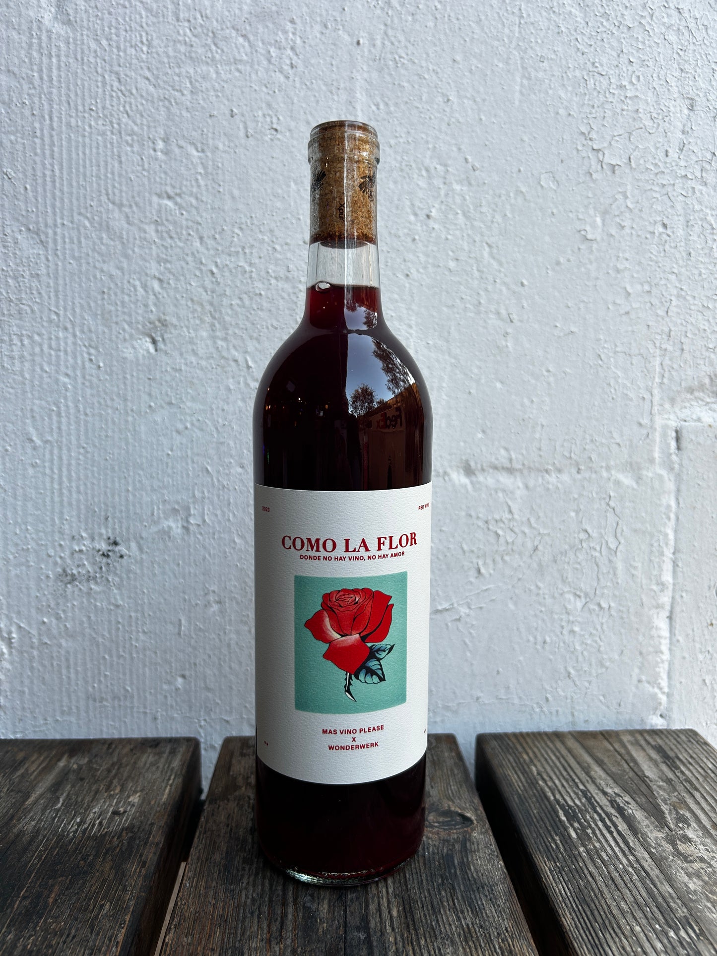 Mas Vino Please "Como La Flor"