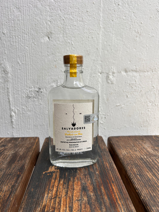 Salvadores Mezcal Artisanal Destilado Con Elote (200ml)