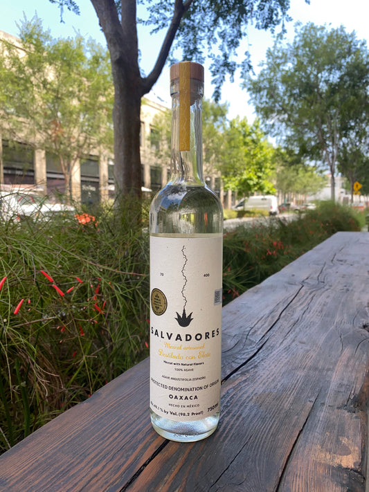Salvadores Mezcal Artesanal Destilado con Elote