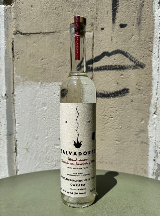 Salvadores Mezcal Artesanal Dedtillado Con Tamarindo & Chiles